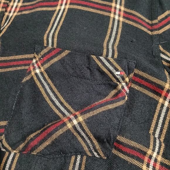 TOMMY HILFIGER Women's XL Adjustable-Sleeved Blue/Red/Cream  Plaid Flannel Shirt - Picture 7 of 12